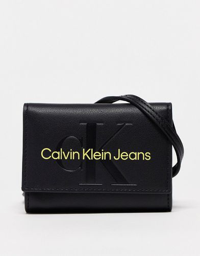 Sac bandoulière style portefeuille effet sculpté - Calvin Klein Jeans - Modalova