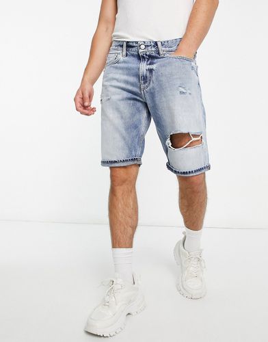 Short en jean coupe classique effet vieilli - clair délavé - Calvin Klein Jeans - Modalova
