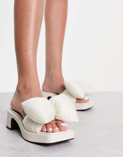 Mules à talon mi-haut avec naud bouffant - Crème - Charles & Keith - Modalova