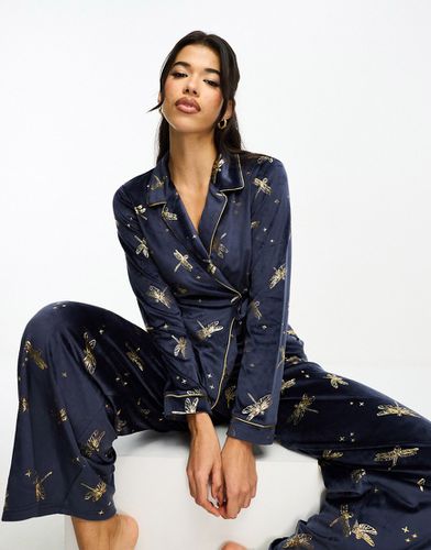 Pyjama imprimé en velours avec top à nouer et pantalon - Chelsea Peers - Modalova