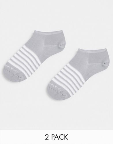 CK - Luna - Lot de 2 paires de chaussettes de sport à rayures transparentes - Gris - Calvin Klein - Modalova