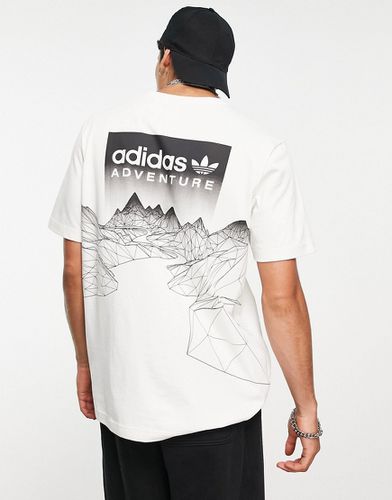 T-shirt à imprimé Adventure et motif montagne au dos - cassé - Adidas Originals - Modalova
