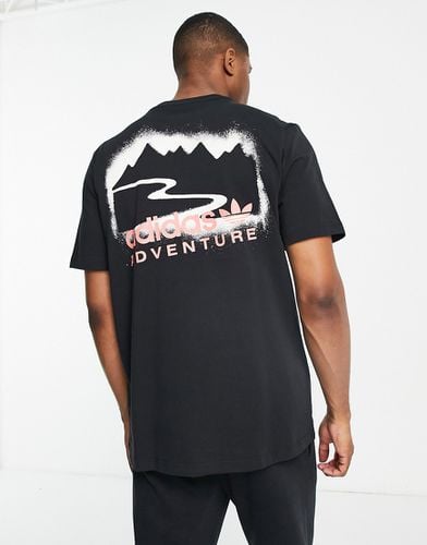 Adventure - T-shirt à imprimé paysage au dos - Adidas Originals - Modalova