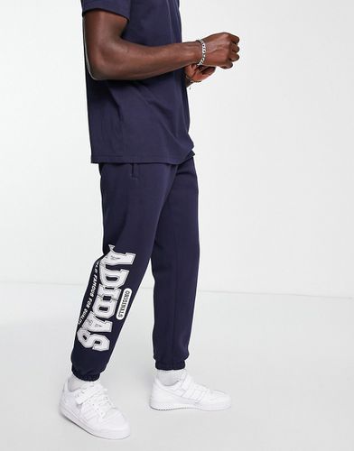 Preppy Varsity - Pantalon de jogging oversize à grand logo - Adidas Originals - Modalova