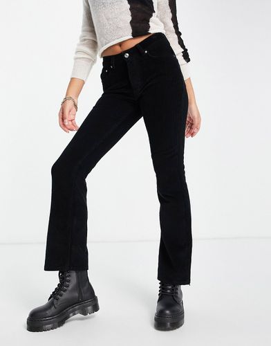 ASOS DESIGN - Jean taille basse évasé en velours côtelé rigide - Asos Design - Modalova