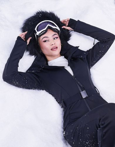 Combinaison de ski évasée avec ceinture et capuche en fausse fourrure - Asos 4505 - Modalova