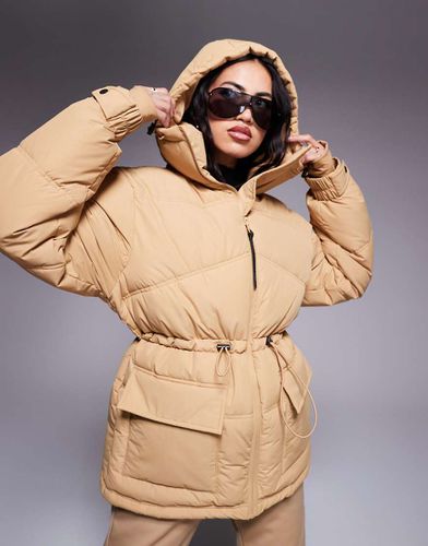 Veste de ski isolante à capuche et cordon de serrage à la taille - Caramel - Asos 4505 - Modalova