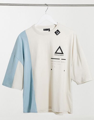 ASOS - Unrvlld Spply - T-shirt oversize coupé-cousu avec imprimé sur le devant et étiquette - Asos Design - Modalova
