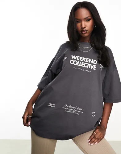 ASOS - Weekend Collective - T-shirt oversize à imprimé graphique - Anthracite - Asos Weekend Collective - Modalova