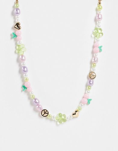 Collier de jolies perles mélangées avec breloques cerises - Asos Design - Modalova
