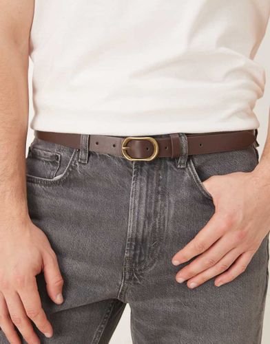 Ceinture en similicuir avec boucle ovale - Marron - Asos Design - Modalova