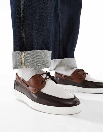 Chaussures bateau à lacets en daim - Marron/fauve - Asos Design - Modalova