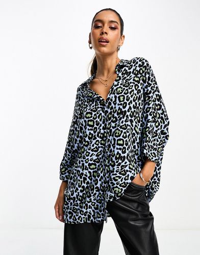 Chemise oversize à manches longues et imprimé léopard - Bleu - Asos Design - Modalova