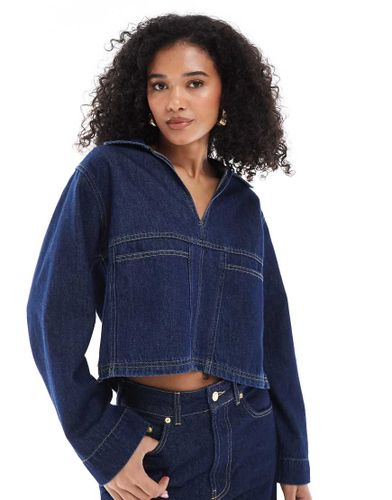 Crop top en jean style rugby - Dlavage brut - Asos Design - Modalova