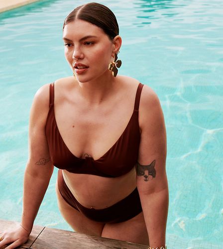 ASOS DESIGN Curve - Maya - Haut de bikini à armatures avec devant asymétrique - Marron chocolat - Asos Curve - Modalova