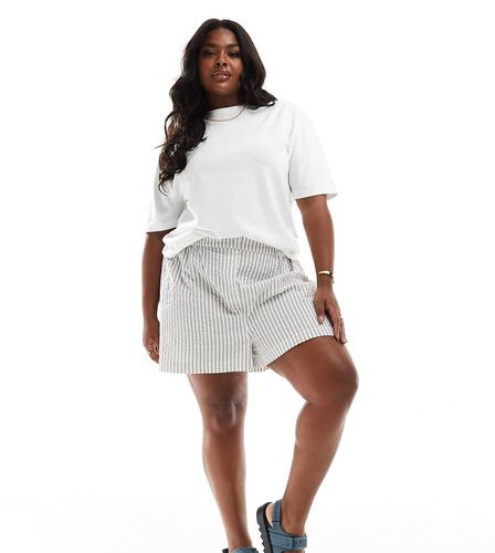 ASOS DESIGN Curve - Short rayé facile à enfiler avec patte à la taille - Asos Curve - Modalova