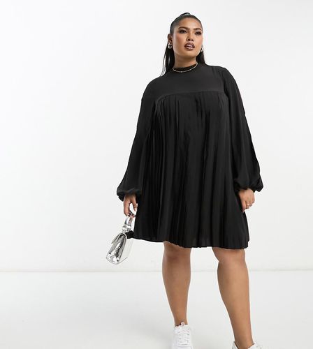 ASOS DESIGN Curve - Robe trapèze courte plissée à col montant et manches fendues - Asos Curve - Modalova