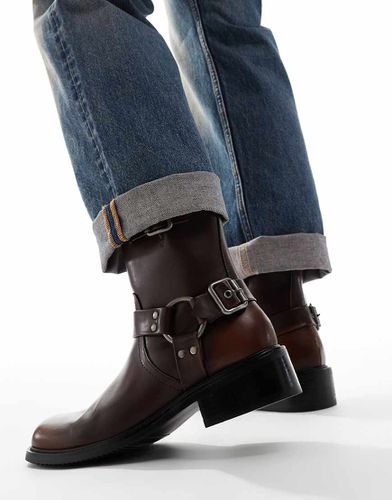 Bottes chelsea style motard avec boucles - Asos Design - Modalova