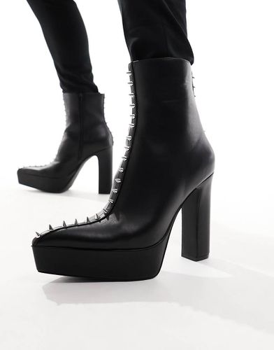 Bottines Chelsea cloutées en imitation cuir à talon et plateforme avec bout pointu - Asos Design - Modalova