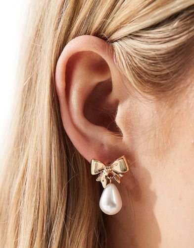 Boucles d'oreilles à mini-naud et pendant en perle fantaisie - Asos Design - Modalova