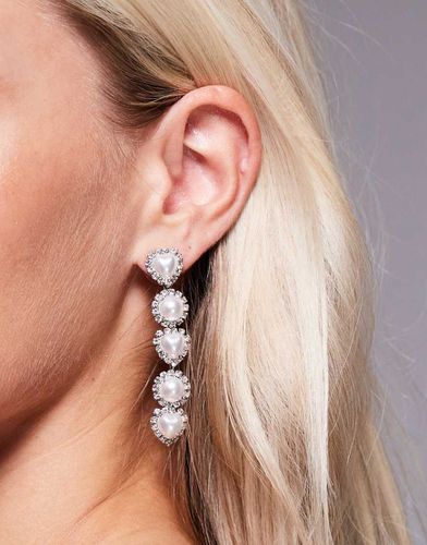 Boucles d'oreilles avec pendant long orné de perles synthétiques - Asos Design - Modalova