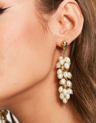 Boucles d'oreilles avec pendants perles nacrées et boules - Asos Design - Modalova