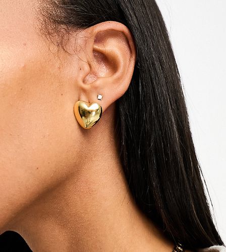 Boucles d'oreilles en plaqué or 14 carats avec pendant caur bombé - Asos Design - Modalova