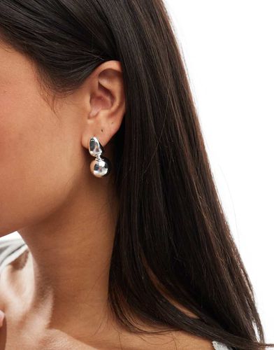 Boucles d'oreilles en plaqué argent avec boules - Asos Design - Modalova