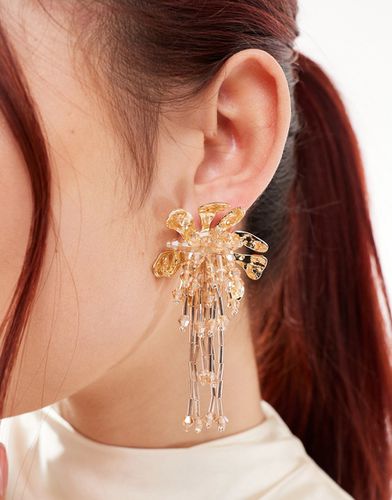 Boucles d'oreilles fleur avec pendants ornés de perles - Asos Design - Modalova