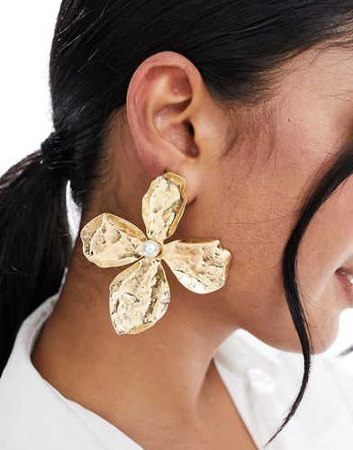 Boucles d'oreilles oversize avec fleurs martelées - Asos Design - Modalova
