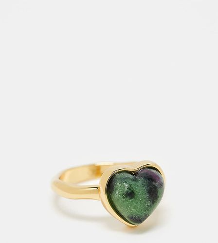 Bague en plaqué or 14 carats avec véritable pierre d'agate verte semi-précieuse en forme de caur avec son étui - Asos Design - Modalova