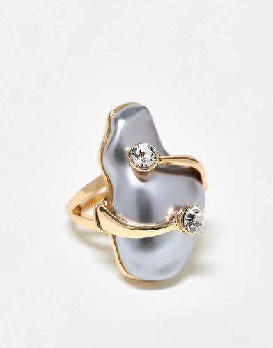Bague enveloppante avec perle nacre fantaisie et cristaux - Asos Design - Modalova