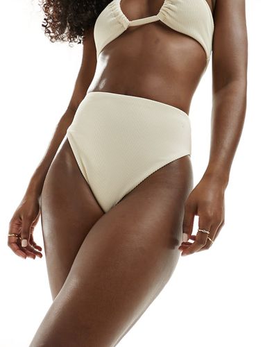 Emily - Bas de bikini échancré taille haute côtelé - Écru - Asos Design - Modalova