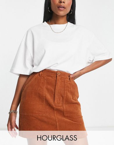 Hourglass - Mini-jupe en velours côtelé à poches plaquées - Rouille - Asos Design - Modalova