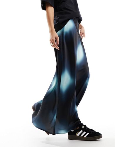 Jupe longue en satin avec coupe en biais et imprimé géométrique - Bleu - Asos Design - Modalova