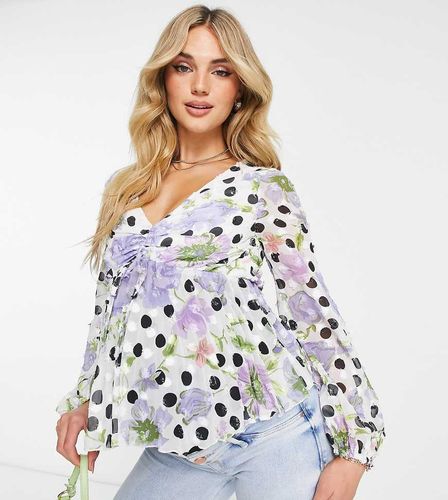 Maternity - Blouse froncée à l'avant à imprimés pois et fleurs avec manches longues et ourlet plissé à basque - Asos Design - Modalova