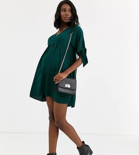 ASOS DESIGN Maternity - Robe babydoll courte coupe cache-caur avec manches nouées - Asos Maternity - Modalova