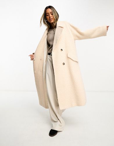 Manteau habillé à double boutonnage en laine mélangée bouclée - Crème - Asos Design - Modalova