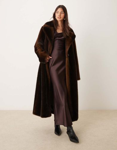 Manteau long style vintage en fausse fourrure - Asos Design - Modalova