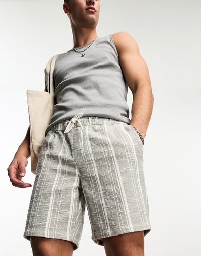 Short ajusté mi-long en tissu texturé rayé - Asos Design - Modalova