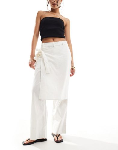 Pantalon court en lin avec détail portefeuille - Asos Design - Modalova