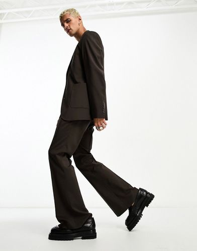 Pantalon de costume évasé - Marron - Asos Design - Modalova