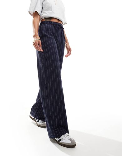 Pantalon de tailleur rayé à enfiler - Bleu marine - Asos Design - Modalova