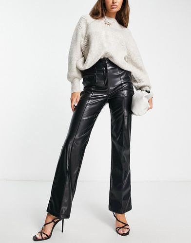 Pantalon droit en imitation cuir - Asos Design - Modalova