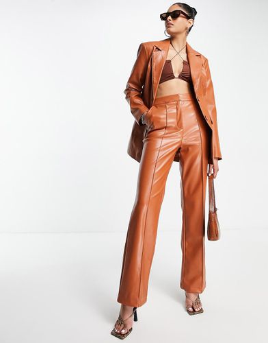 Pantalon droit en similicuir - rouille - Asos Design - Modalova