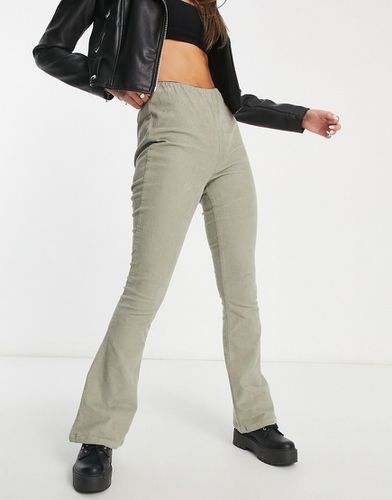 Pantalon évasé en velours côtelé - Sauge - Asos Design - Modalova