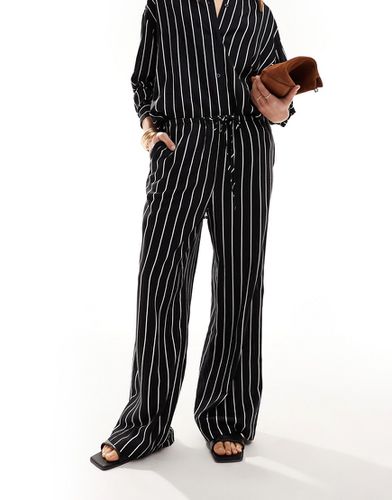 Pantalon large rayé à enfiler en lin - Noir - Asos Design - Modalova