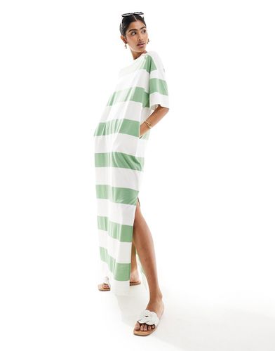 Robe t-shirt oversize longueur mollet à rayures - Crème et vert - Asos Design - Modalova