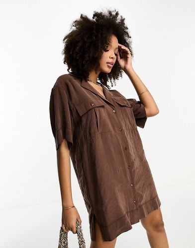 Robe chemise avec poches fonctionnelles - Chocolat - Asos Design - Modalova