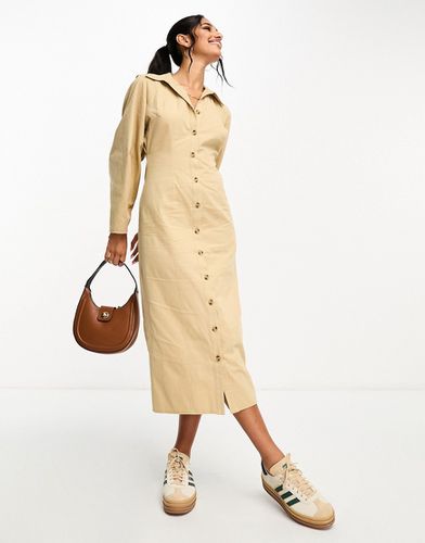 Robe chemise en sergé mi-longue avec manches banane - Camel - Asos Design - Modalova